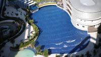 High-end 2BR Condo Boracay Tower - Azure Residences near Manila Airportの敷地内または近くにあるプール