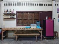 Nápoje v ubytování HostelBed and Retreat Phitsanulok