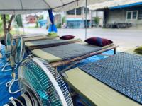 Posezení v ubytování HostelBed and Retreat Phitsanulok