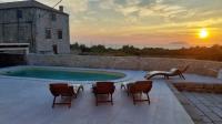 Bazén v ubytování Villa on Biševo - transfer and car included, 5 min to the sea nebo v jeho okolí