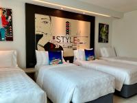 Postel nebo postele na pokoji v ubytování Hotel Clover Asoke - SHA Extra Plus