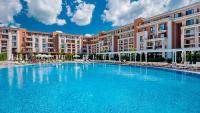 Bazén v ubytování Prestige Fort Aparthotel - Private apartment - BSR - 1 nebo v jeho okolí
