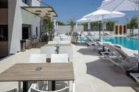 Sapphire Blue Suitesの敷地内または近くにあるプール