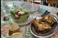 ルルドにあるHotel Villa Plaisanceの食器