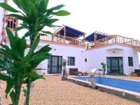 SUN Bungalow Costineștiの敷地内または近くにあるプール