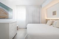 Nathan's Suites On The Beachにあるベッド