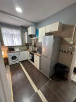 Kuchyň nebo kuchyňský kout v ubytování Central London - ground floor 2 bedrooms apartment
