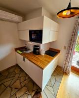 Kuchyňa alebo kuchynka v ubytovaní Apartament z widokiem na góry - Split AC, Private Terrace, Private Parking