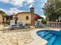 Bazén v ubytování Holiday Home Marsa by Interhome nebo v jeho okolí