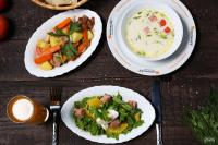 Jídlo v hotelu nebo okolí