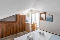 Posteľ alebo postele v izbe v ubytovaní Apartment Zecevo Rtic 10334a