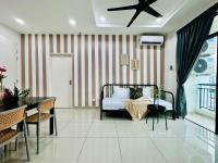 The Sun 1 or 3BR Bayan Lepas 4 to 10 pax WLにあるベッド