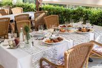 Đồ ăn tại/gần căn hộ