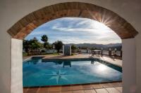 Bazén v ubytovaní Kayenne holiday rentals alebo v jeho blízkosti