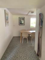 Plan piętra w obiekcie Appartement familial au bord de la Marne, jardin tropical , piscine, tennis, terrasse, parking gratuit proche Disneyland