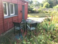Ogród w obiekcie Maison calme à Chartres avec terrasse et jardin, adaptée PMR - FR-1-581-97