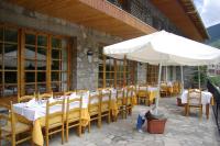A restaurant or other place to eat at Hostal La Cabanya