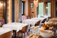 Restaurace v ubytování Siedlisko Milachowo nad rzeką - luxury wellness oasis Adults only