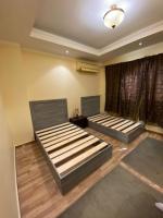 Postel nebo postele na pokoji v ubytování Furnished apartment for rent in sheikh zayed