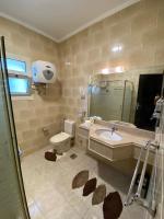 Koupelna v ubytování Furnished apartment for rent in sheikh zayed