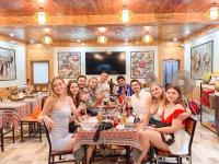 Khách lưu trú tại Tam Coc Central Bungalow-Hostel