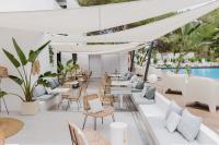 Bazén v ubytovaní Apartamentos Es Pujols - Emar Hotels alebo v jeho blízkosti