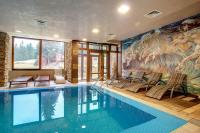 Bazén v ubytování Sunrise Apartment Pamporovo nebo v jeho okolí