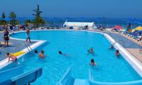 Basen w obiekcie Grand Hotel Holiday Resort lub w pobliżu
