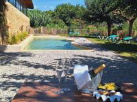 Bazén v ubytovaní Hotel Molí de l'Escala alebo v jeho blízkosti