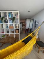Knihovna v apartmánu