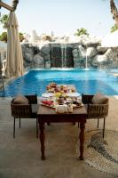 Bazén v ubytování Five Diamonds Hotels nebo v jeho okolí