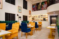 Posezení v ubytování 247 Luxury Hotel