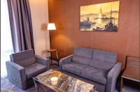 Posezení v ubytování Ramada by Wyndham Istanbul Alibeykoy
