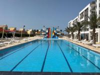 Bazén v ubytování Fanadir Bay Resort & Aqua Escape nebo v jeho okolí