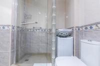 A bathroom at Apartment in beachfront complex in El Duque area, Costa Adeje