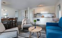 Precise Resort Marina Wolfsbruch - Familienapartments में रसोई है