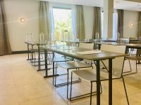 Reštaurácia alebo iné gastronomické zariadenie v ubytovaní Hotel Encinar de Sotogrande