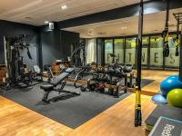 Posilňovňa alebo fitness centrum v ubytovaní Heron Live Hotel Marina & SPA