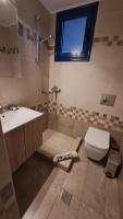 A bathroom at Déjà Blue