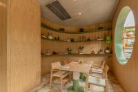 Posezení v ubytování The Charlee Hotel