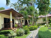 a house with a pathway in front of it at Koh Chang Bailan Beach Resort in Ko Chang