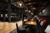 Reštaurácia alebo iné gastronomické zariadenie v ubytovaní Heron Live Hotel Marina & SPA