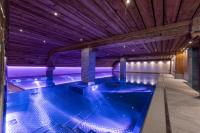 Der Swimmingpool an oder in der Nähe von Arca Aparthotel &amp; Spa