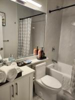 Cozy Private Suite near YVR Airportにあるバスルーム