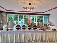 Jídlo v hotelu nebo okolí