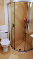 Koupelna v ubytování Stunning Private Beachfront Studio with Pool Access