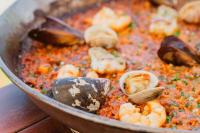 Comida en o cerca de este resort