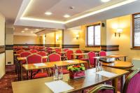 A seating area at Best Western Plus Bristol Hotel
