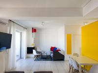 TV a/nebo společenská místnost v ubytování KYMA Apartments - Athens Acropolis 15
