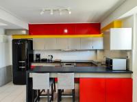 Kuchyň nebo kuchyňský kout v ubytování KYMA Apartments - Athens Acropolis 15